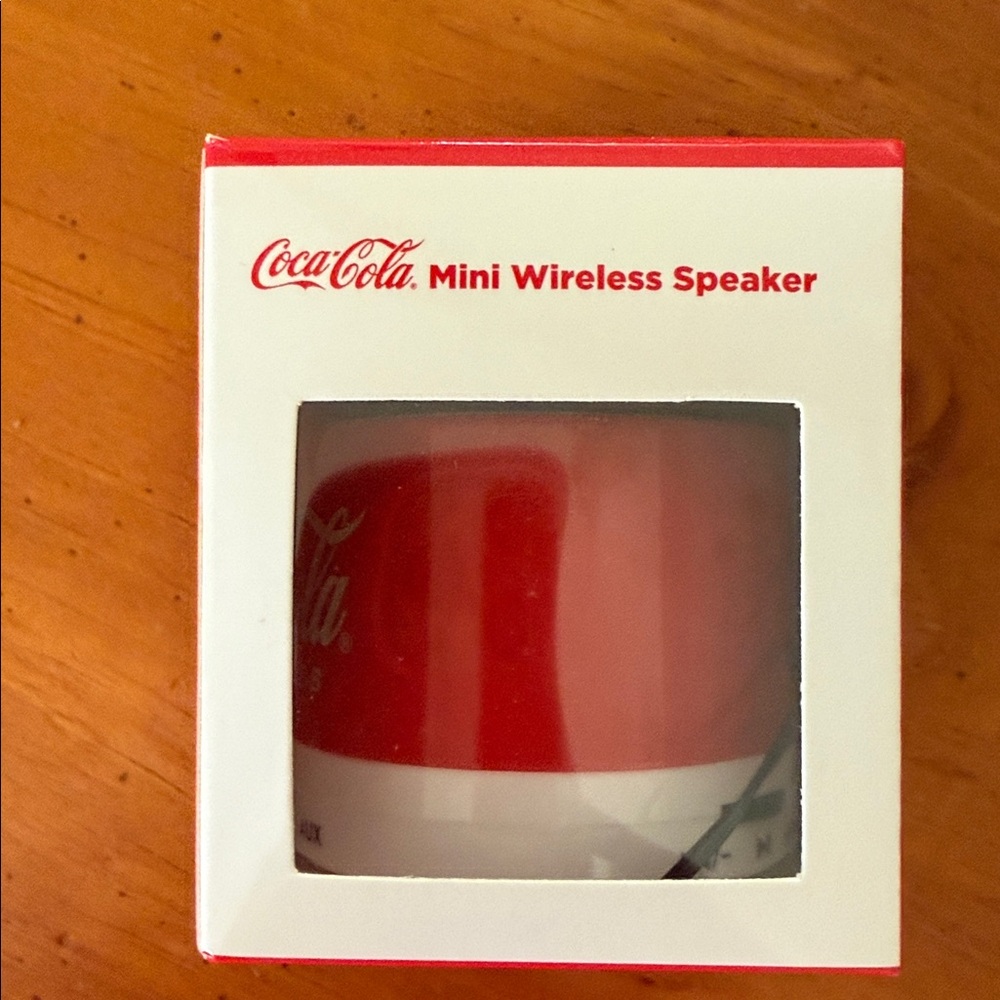 New--Coke-Cola Red and White Wireless Speaker
